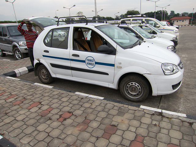 mcleodganj taxi